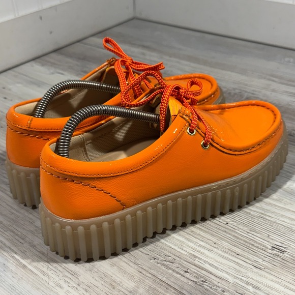 Clarks Torhill Bee Chukka Shoes Women's Sz 8.5 Orange Leather EUC - Picture 4 of 10